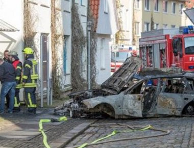 Γερμανία: Επίθεση ισλαμικού τύπου με αυτοκίνητο επιχείρησε ένας άντρας σε Δημαρχείο (φωτό)